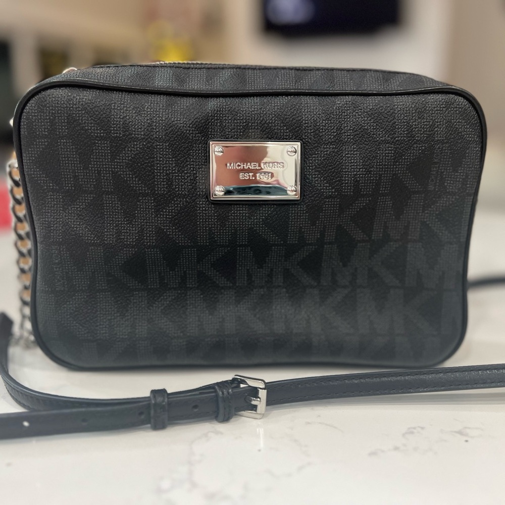 Jet Set Large Printed Logo Crossbody Bag
